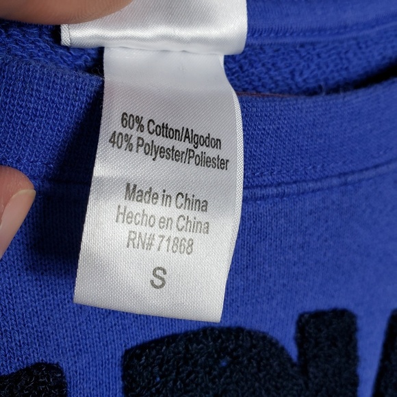 Marvel Comics Wolverine Cap Iron Man S Sweater - Picture 3 of 6